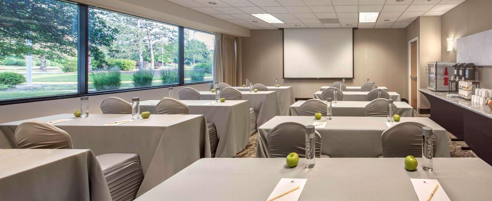 Doubletree By Hilton Chicago Schaumburg Hotel Екстериор снимка
