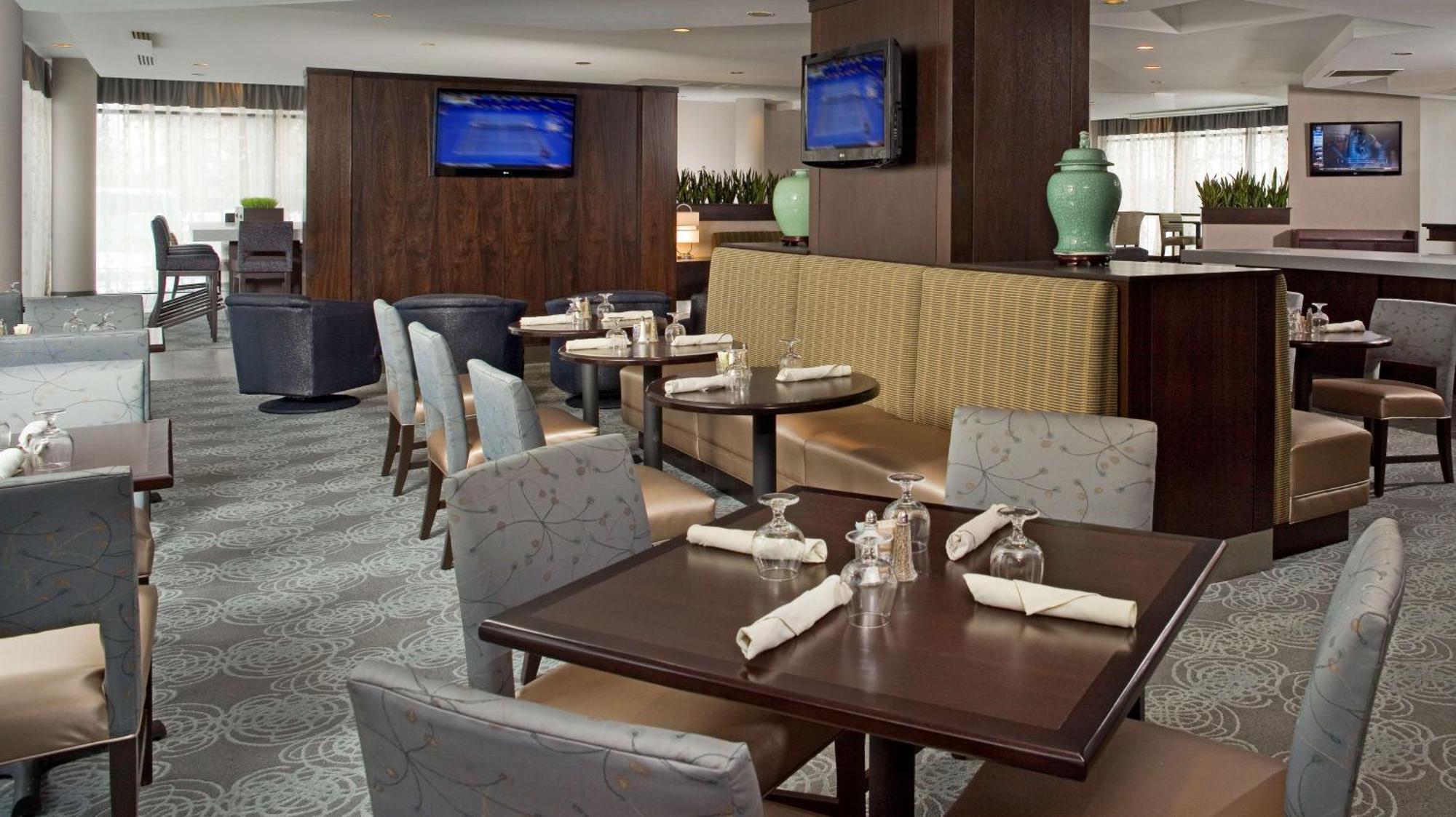Doubletree By Hilton Chicago Schaumburg Hotel Екстериор снимка