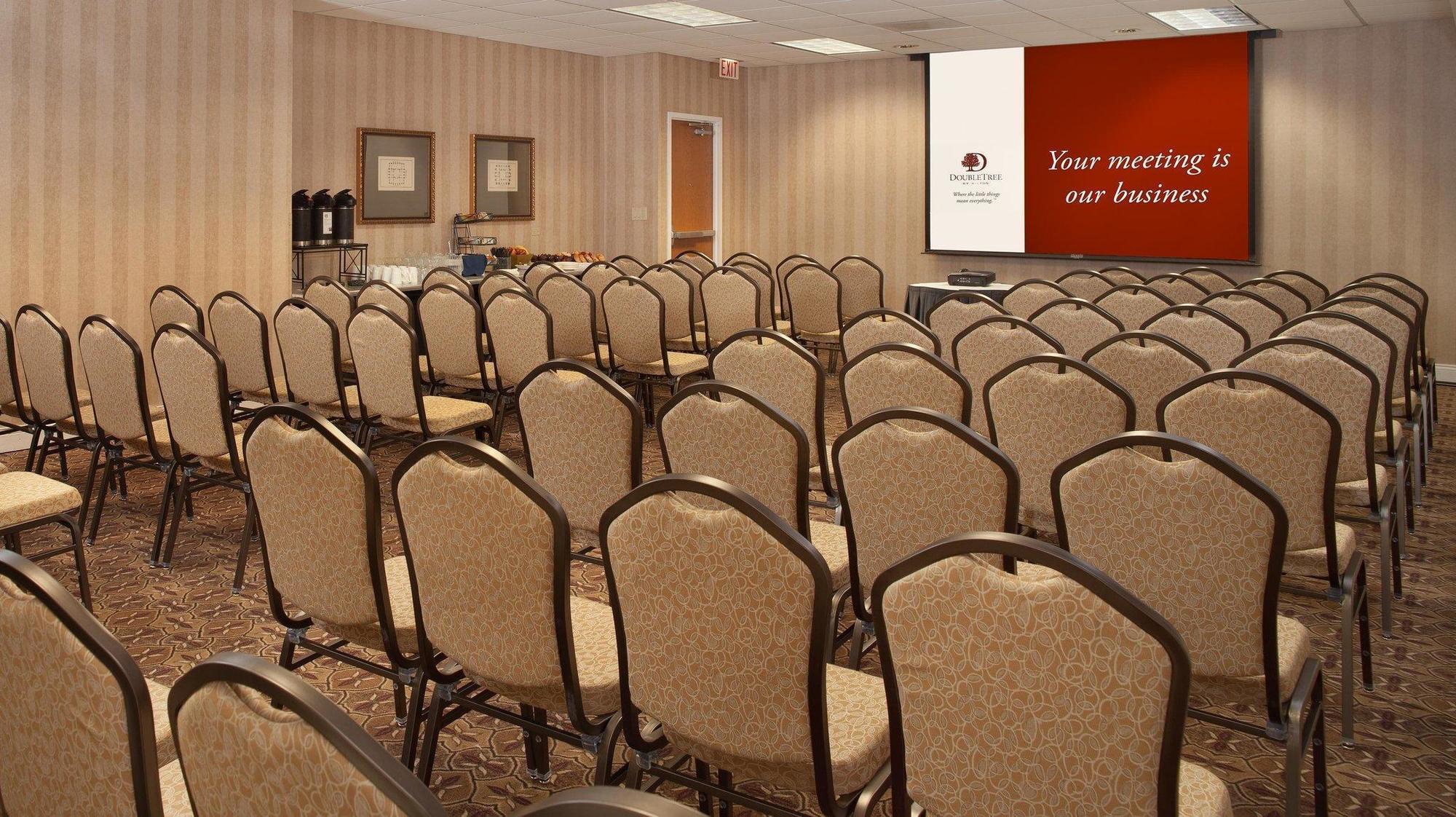 Doubletree By Hilton Chicago Schaumburg Hotel Екстериор снимка